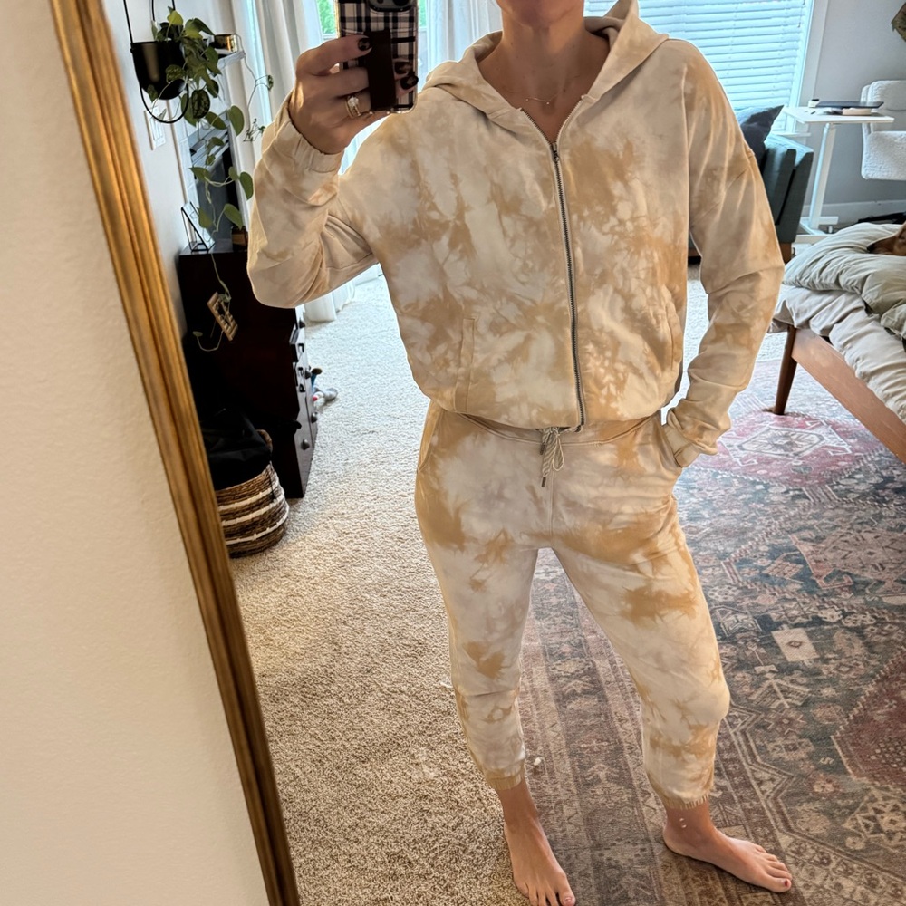 Vuori Laguna Lounge Oak Tie Dye Matching Lounge Chill Sweat Set - Picture 2 of 5